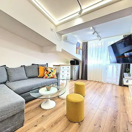 Art + 2bd Parking Space فارنا