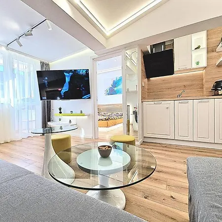 Апартаменты Art + 2bd Parking Space